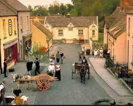 Castle Gardens בית נופש בנראטי